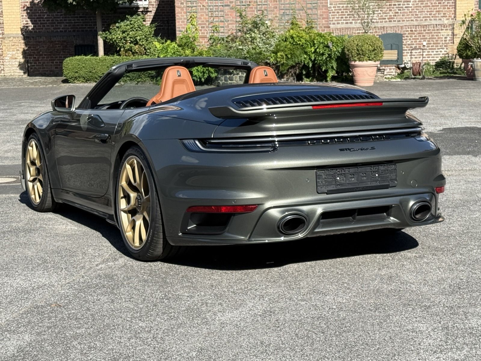 Porsche 992 911  Turbo S Cabriolet HERITAGE DESIGN*SPORT