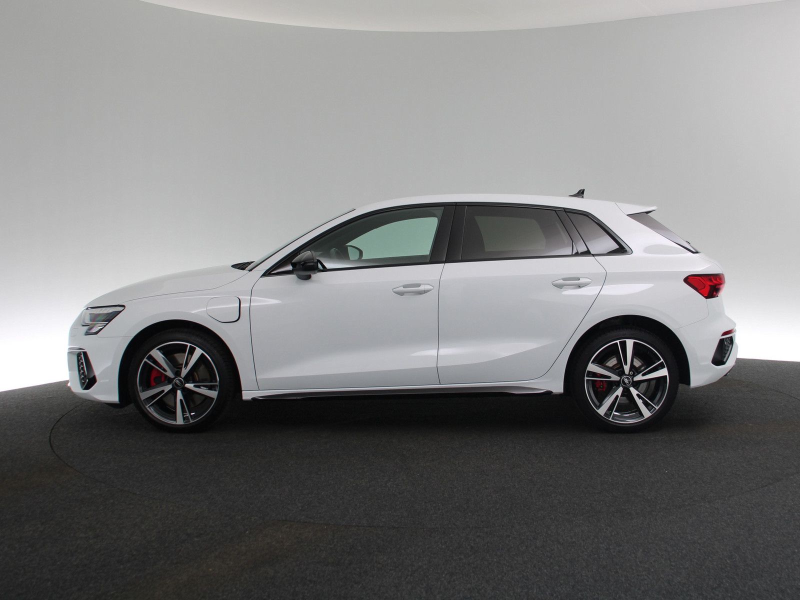 Audi A3 Sportback 45 TFSI e S line - Samsaru's Car Outlet