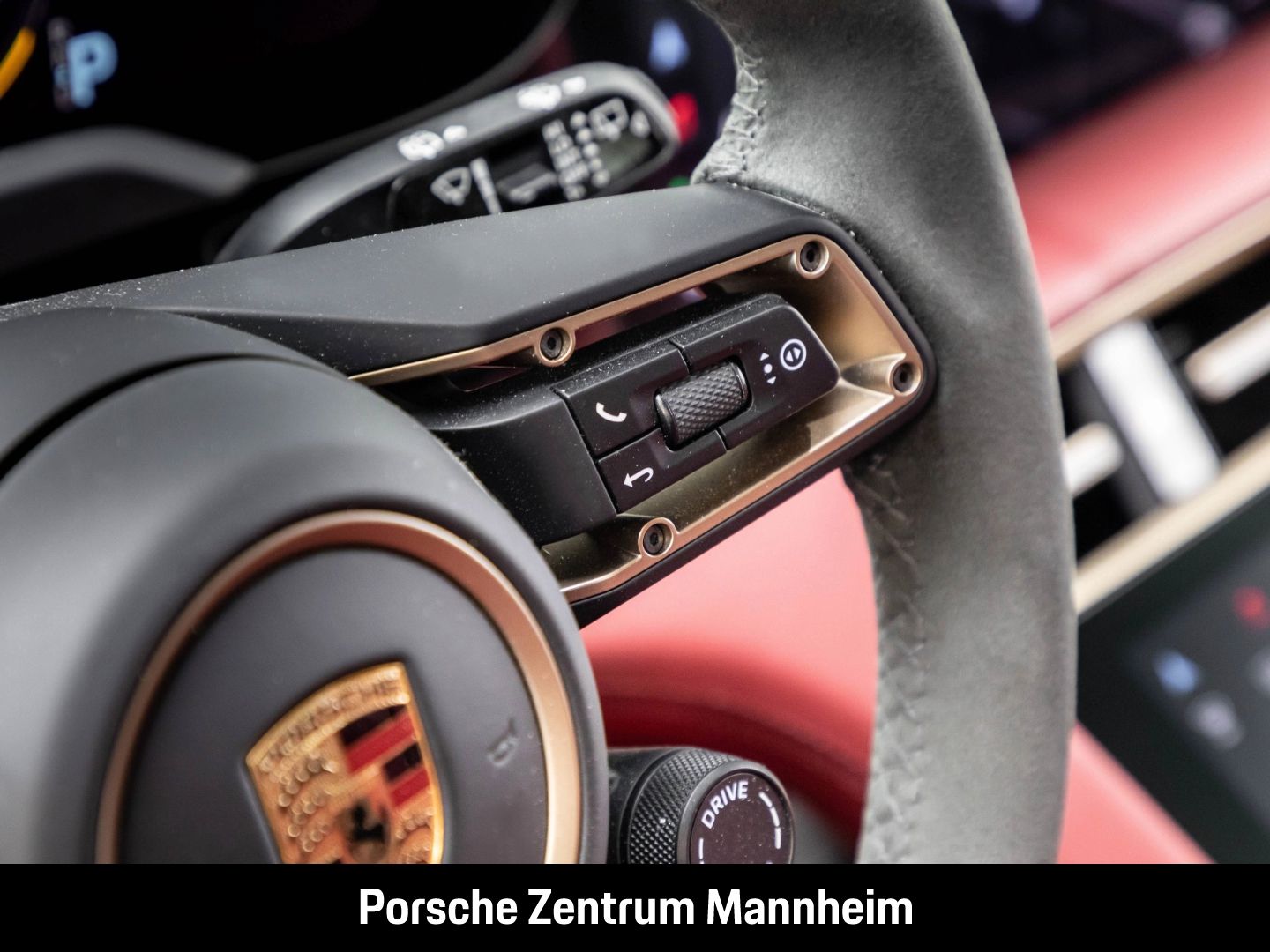 Porsche Taycan GTS Sport Turismo Pano InnoDrive Surround