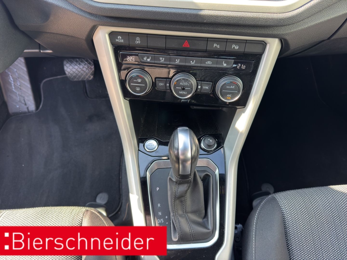 Volkswagen T-Roc 1.5 TSI DSG Style - Samsaru's Car Outlet
