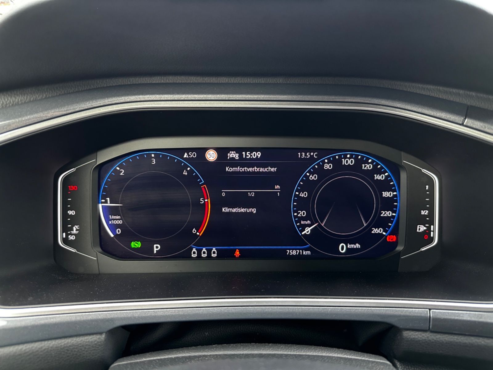 Volkswagen T-Roc 2.0 - Samsaru's Car Outlet