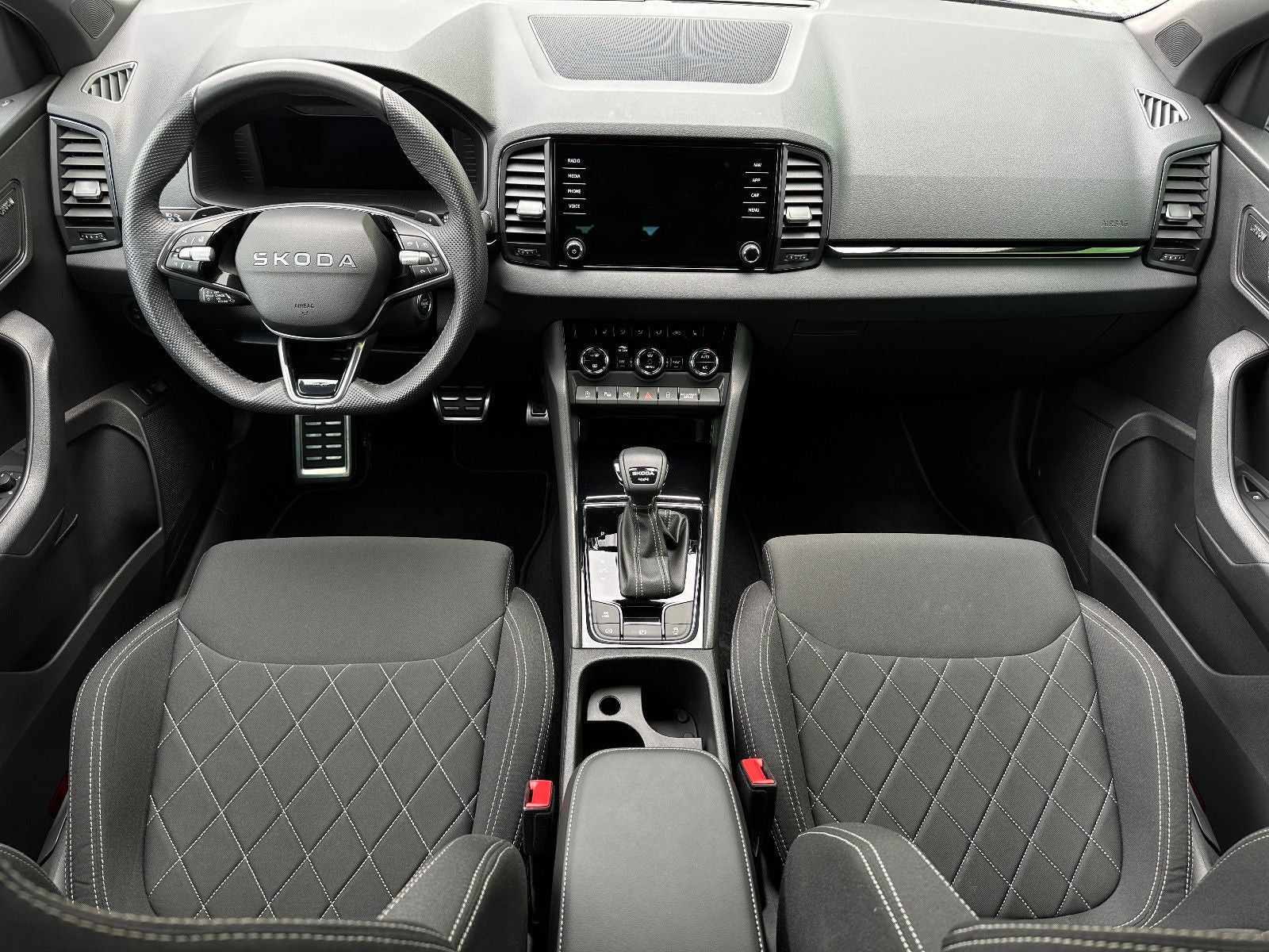 Skoda 150PS 4x4 DSG Sportline Side Assist eHK LM19"AHK