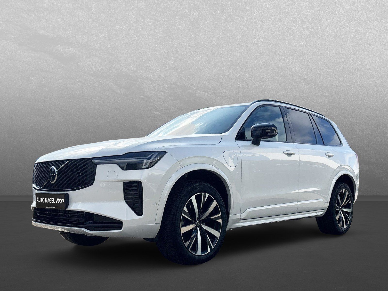 Volvo XC90 T8 PHEV AWD Plus Dark *AHK+GJR+PANO+HUD*