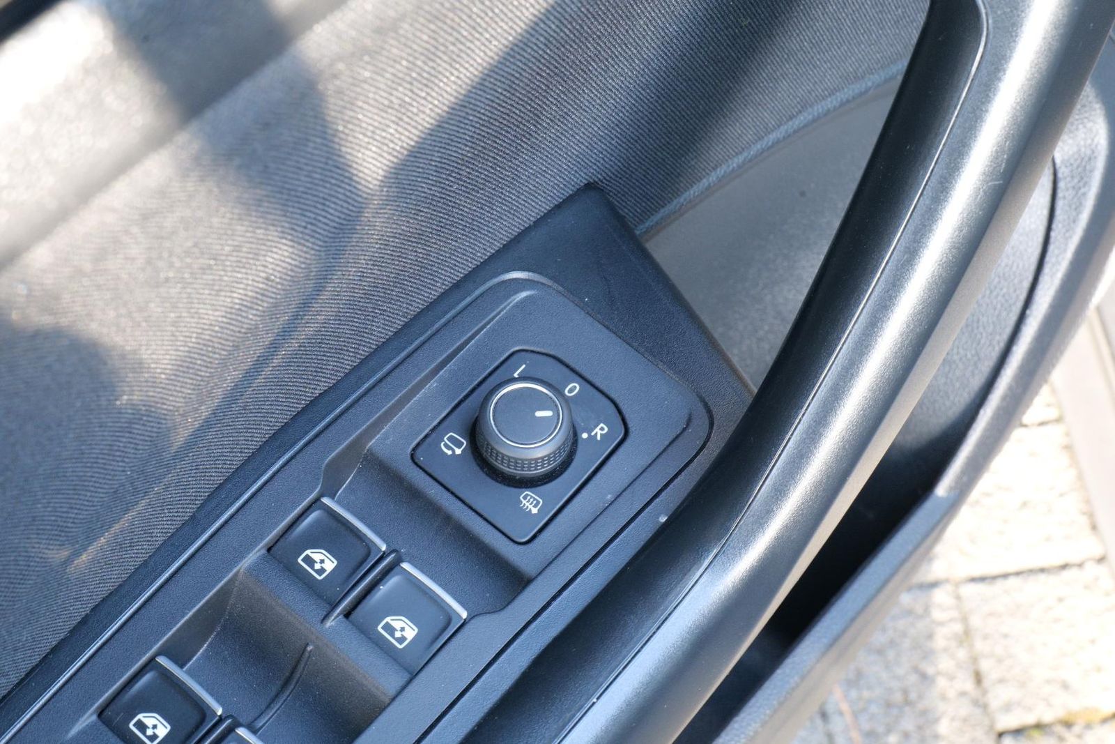 Volkswagen T-ROC Sport 1.5 TSI - Samsaru's Car Outlet