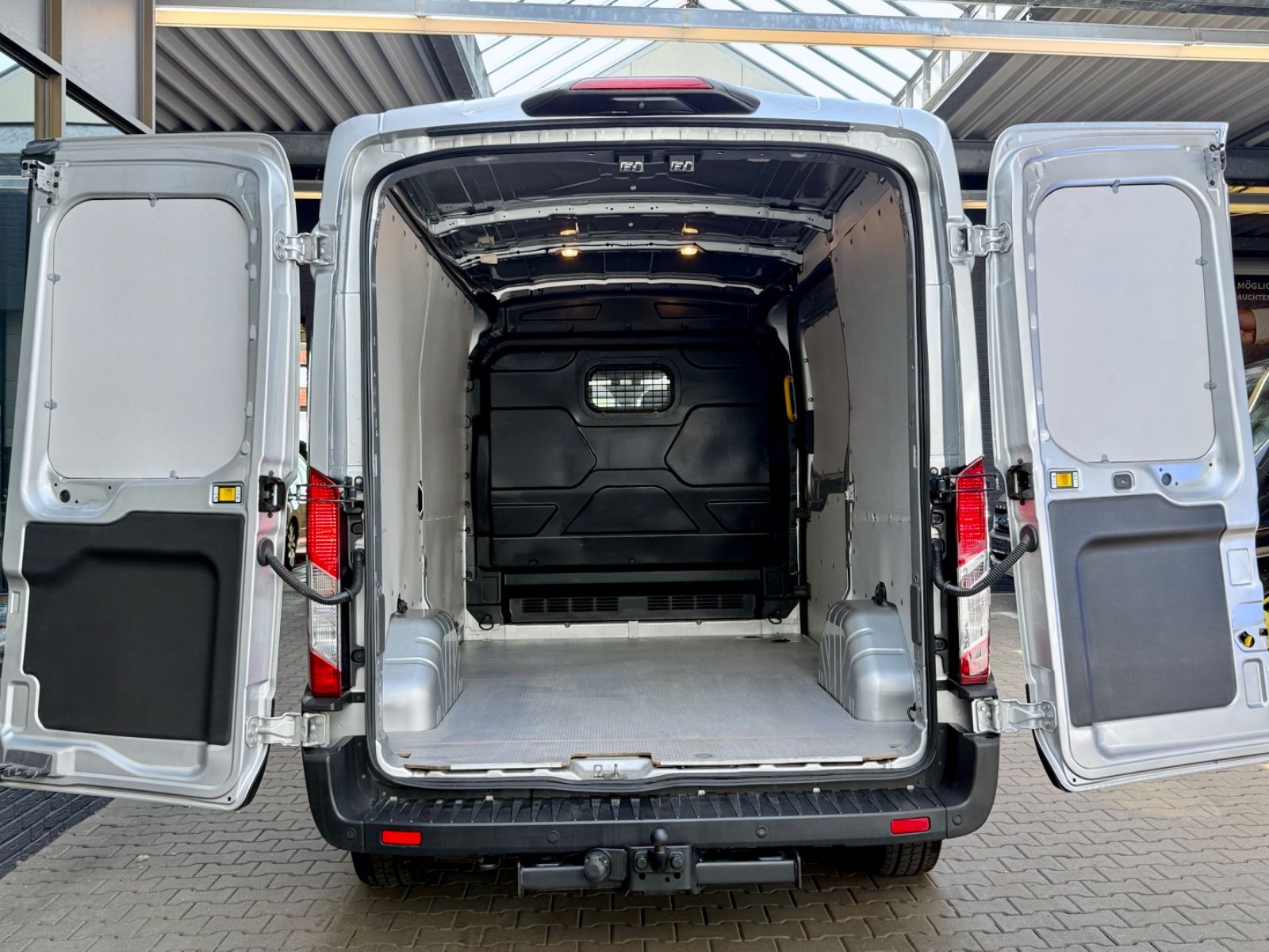 Ford Transit 2.0 D L2H2 AUTOMATIK AHK STANDHEIZG NAVI