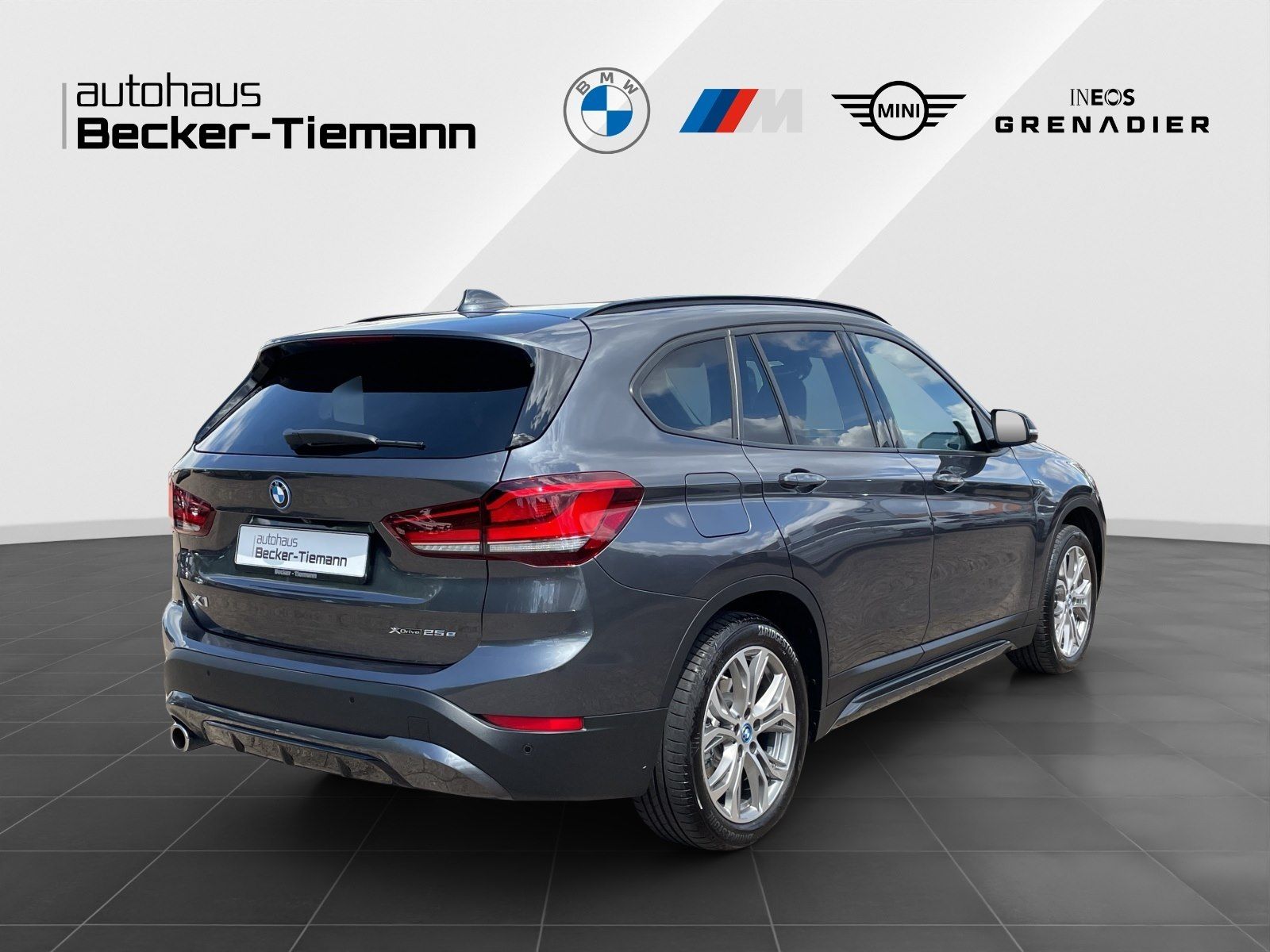 BMW X1 xDrive25e Sport Line - Samsaru's Car Outlet
