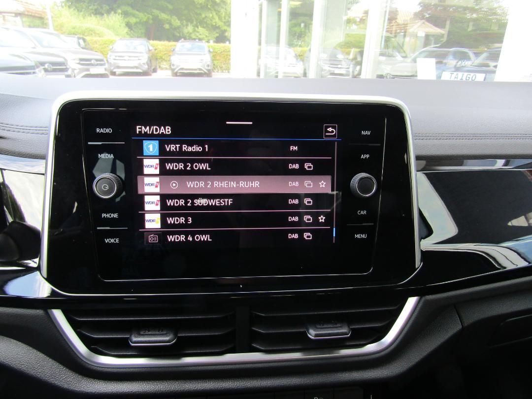 Volkswagen T-ROC R-Line 1.5 TSI DSG - Samsaru's Car Outlet