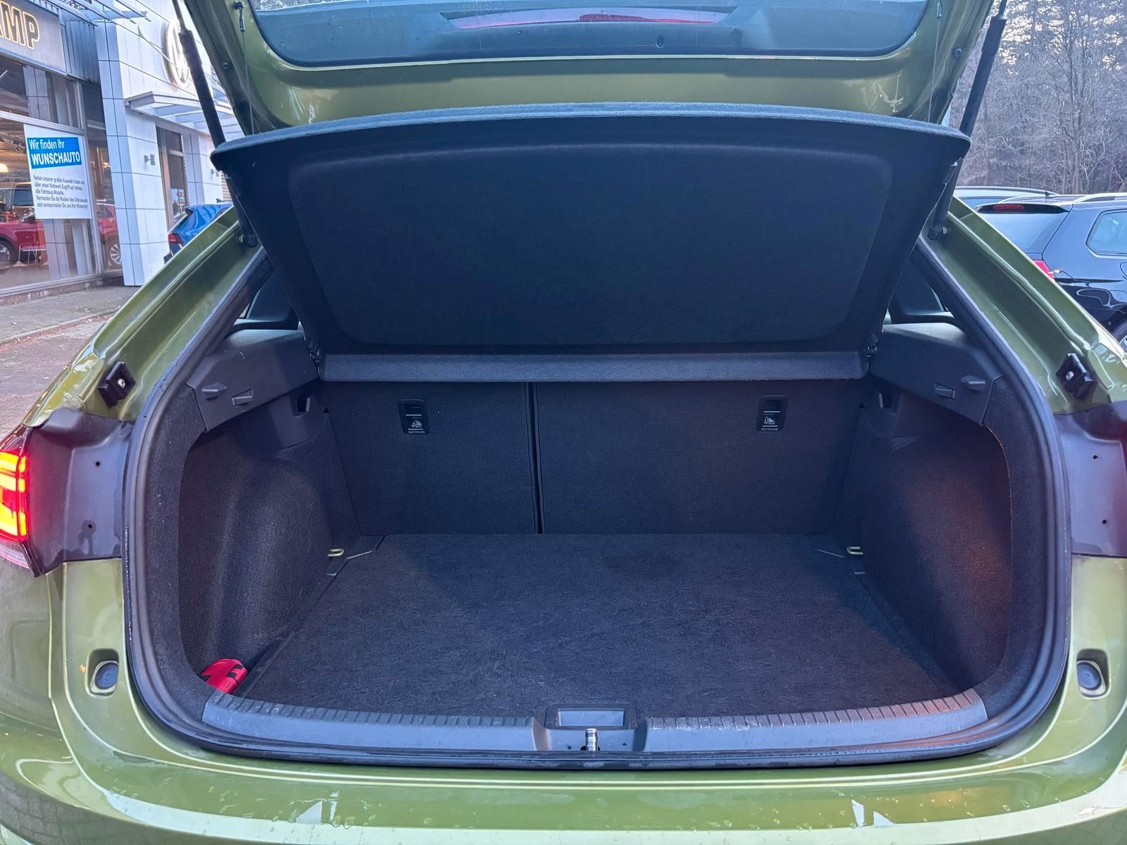 Volkswagen Taigo 1.5 TSI DSG R-Line - Samsaru's Car Outlet