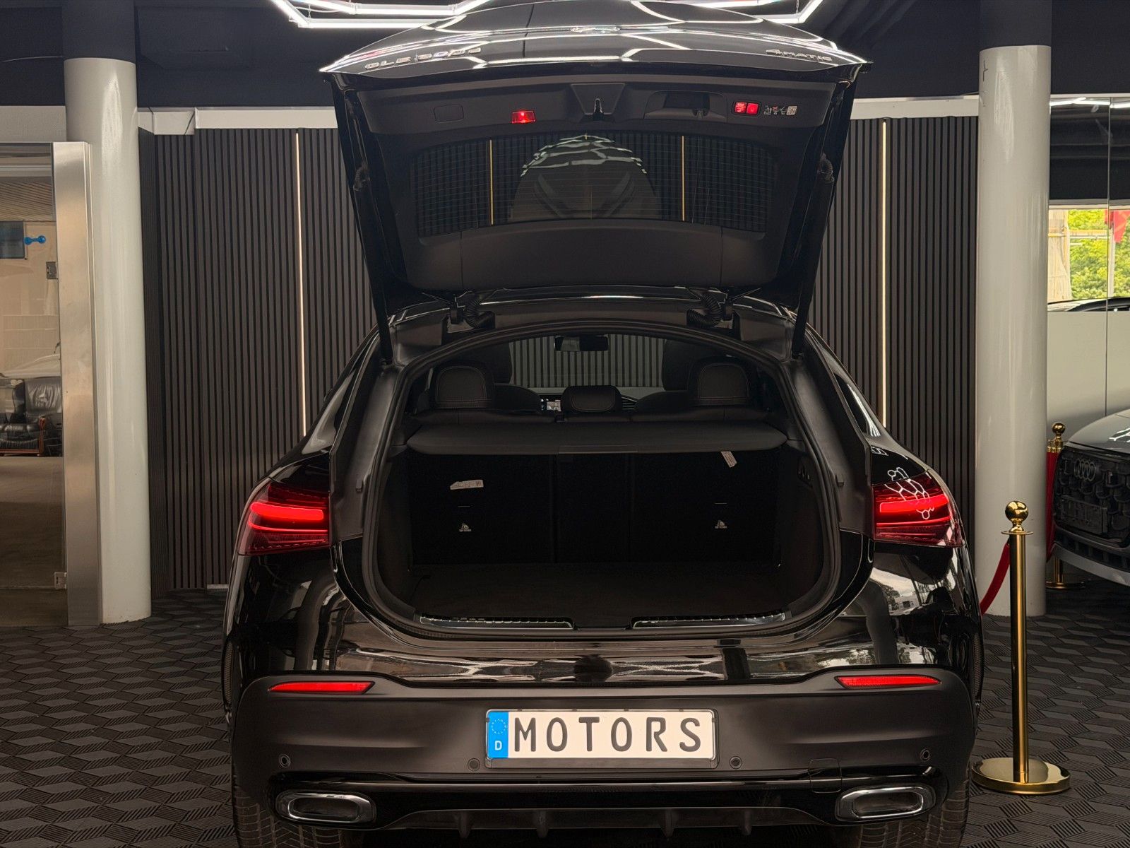 Mercedes-Benz GLE 300 d COUPE 4M AMG PANO BURM NIGHT 360° 22"