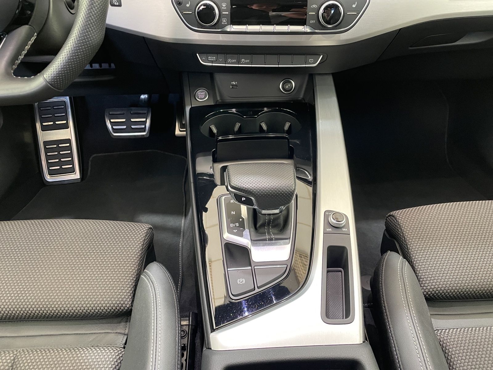 Audi A4 Avant 50 TDI quattro S line - Samsaru's Car Outlet