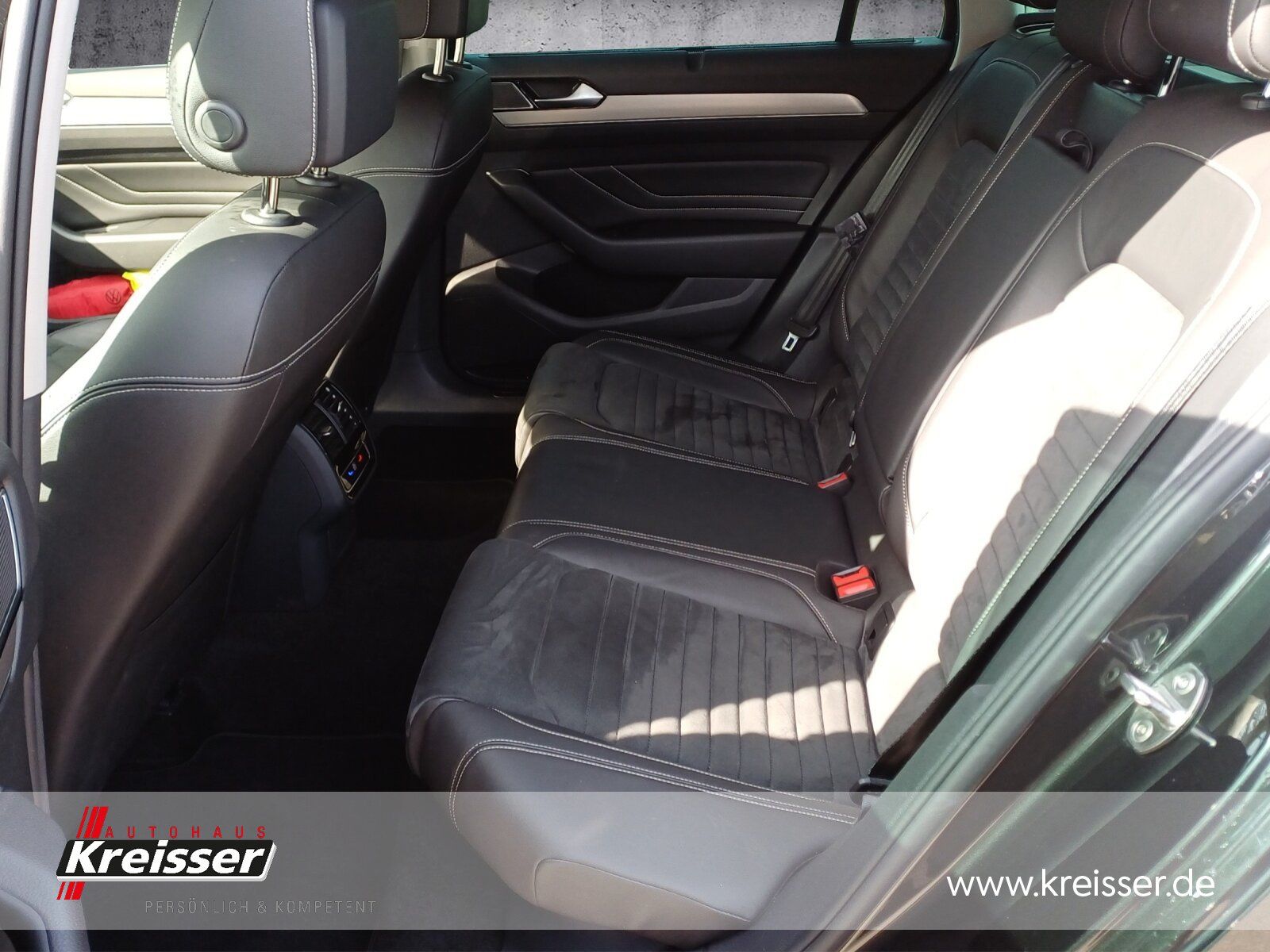 Volkswagen Passat Variant 2.0 TDI Elegance IQ.LIGHT/AHK/NAV