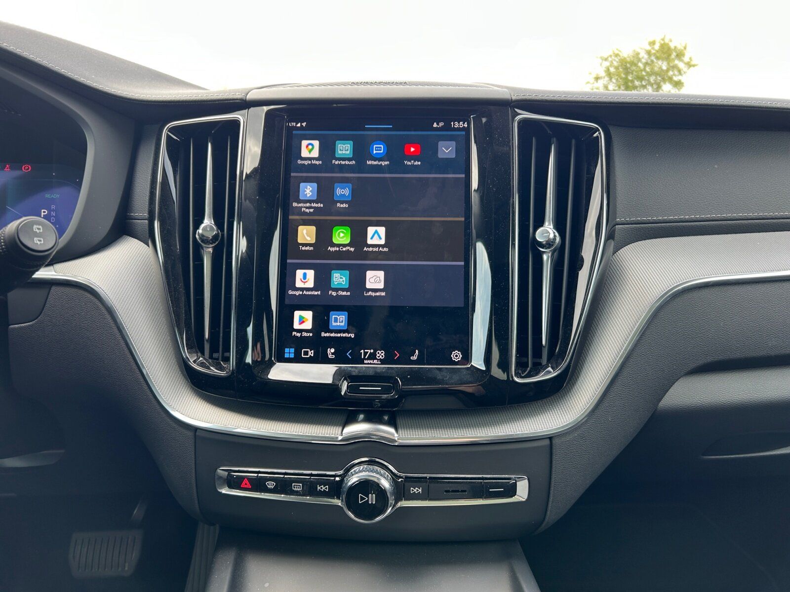 Volvo XC 60 T8 AWD Ultra Dark PlugIn+360Grad+AHK+Leder