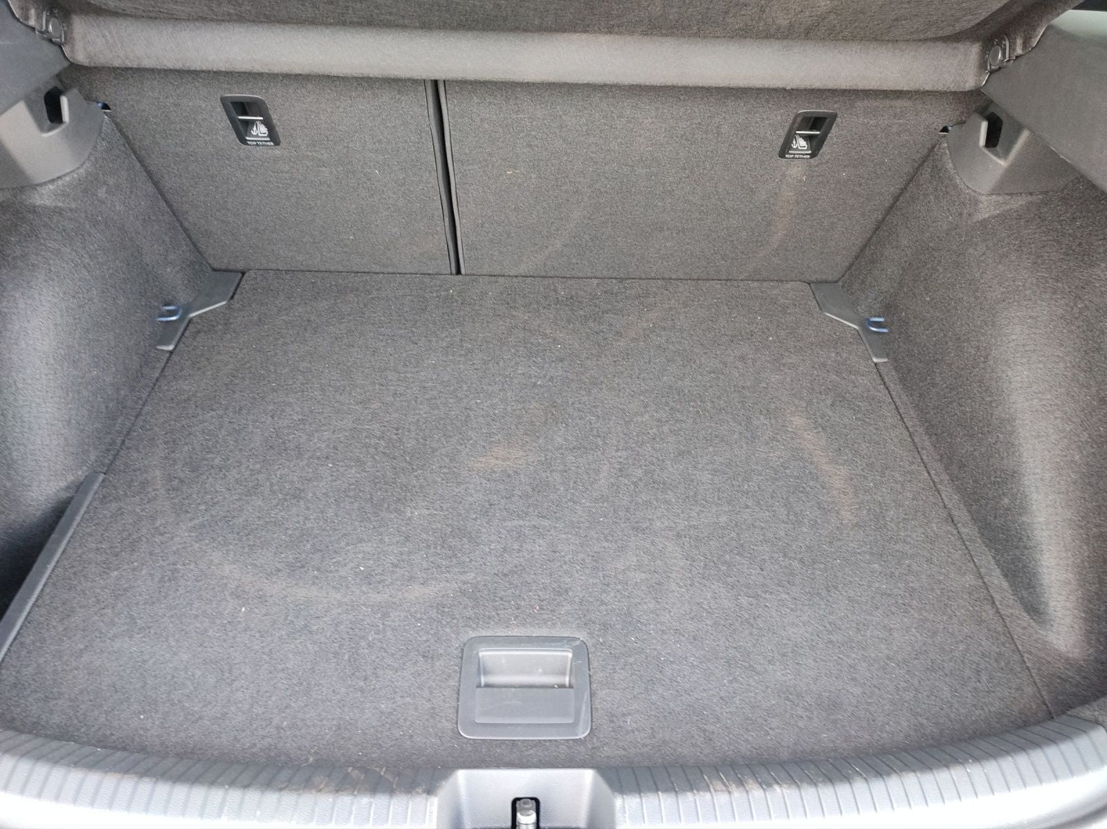 Volkswagen Taigo 1.5 TSI DSG R-Line - Samsaru's Car Outlet