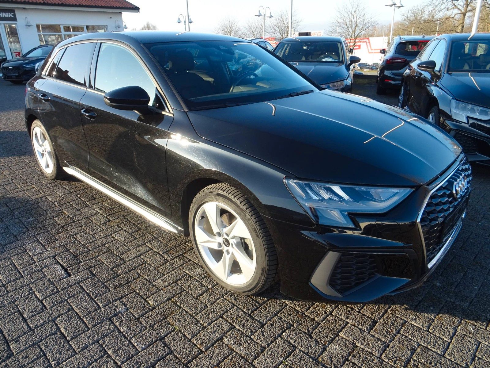 Audi A3 Sportback30TFSI S line NaviLEDSHZ Virtuell