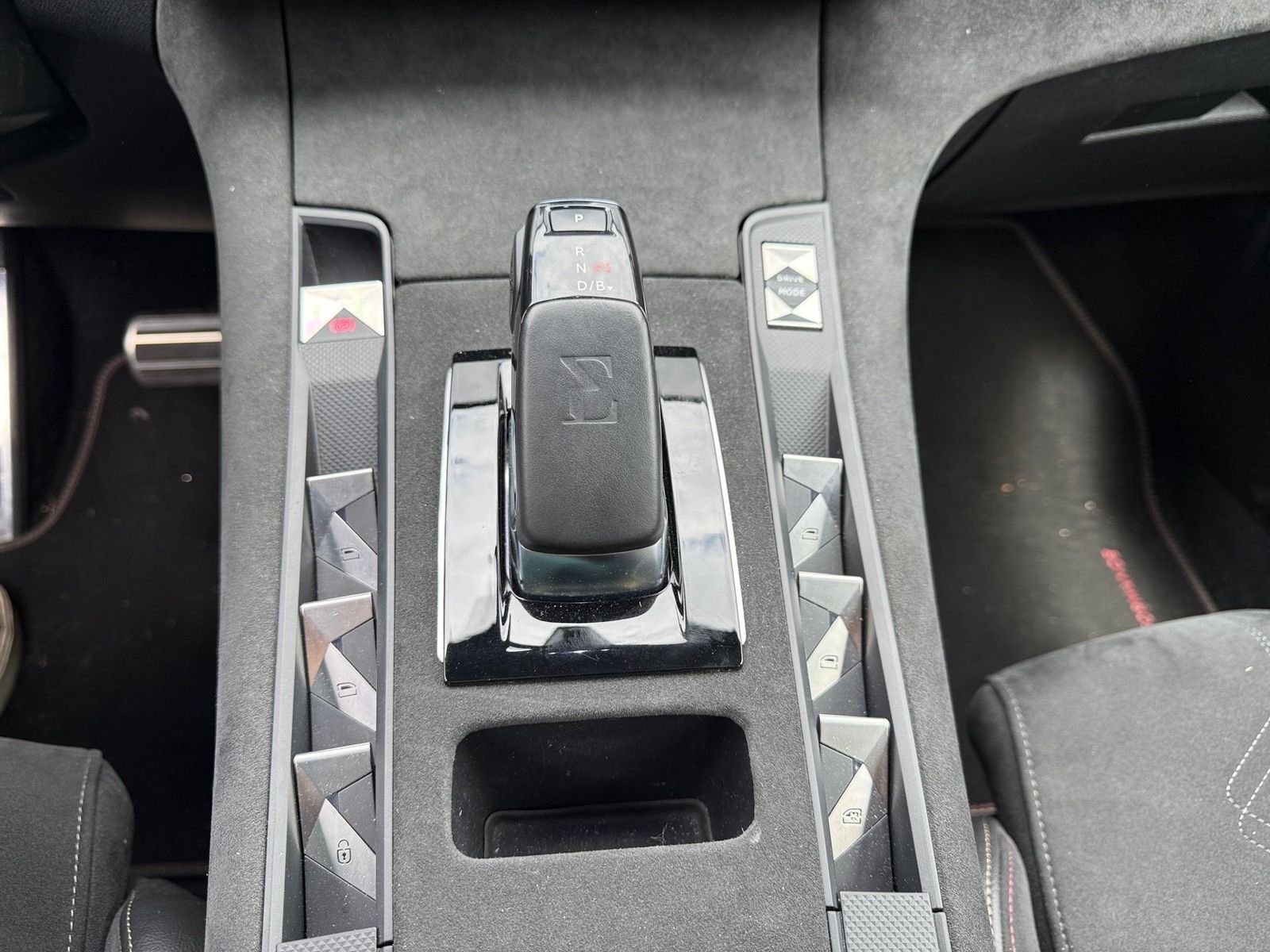 DS Automobiles DS7 CB E-TENSE 4X4 PERFLINE,LEASING MÖGLICH,RÜCK