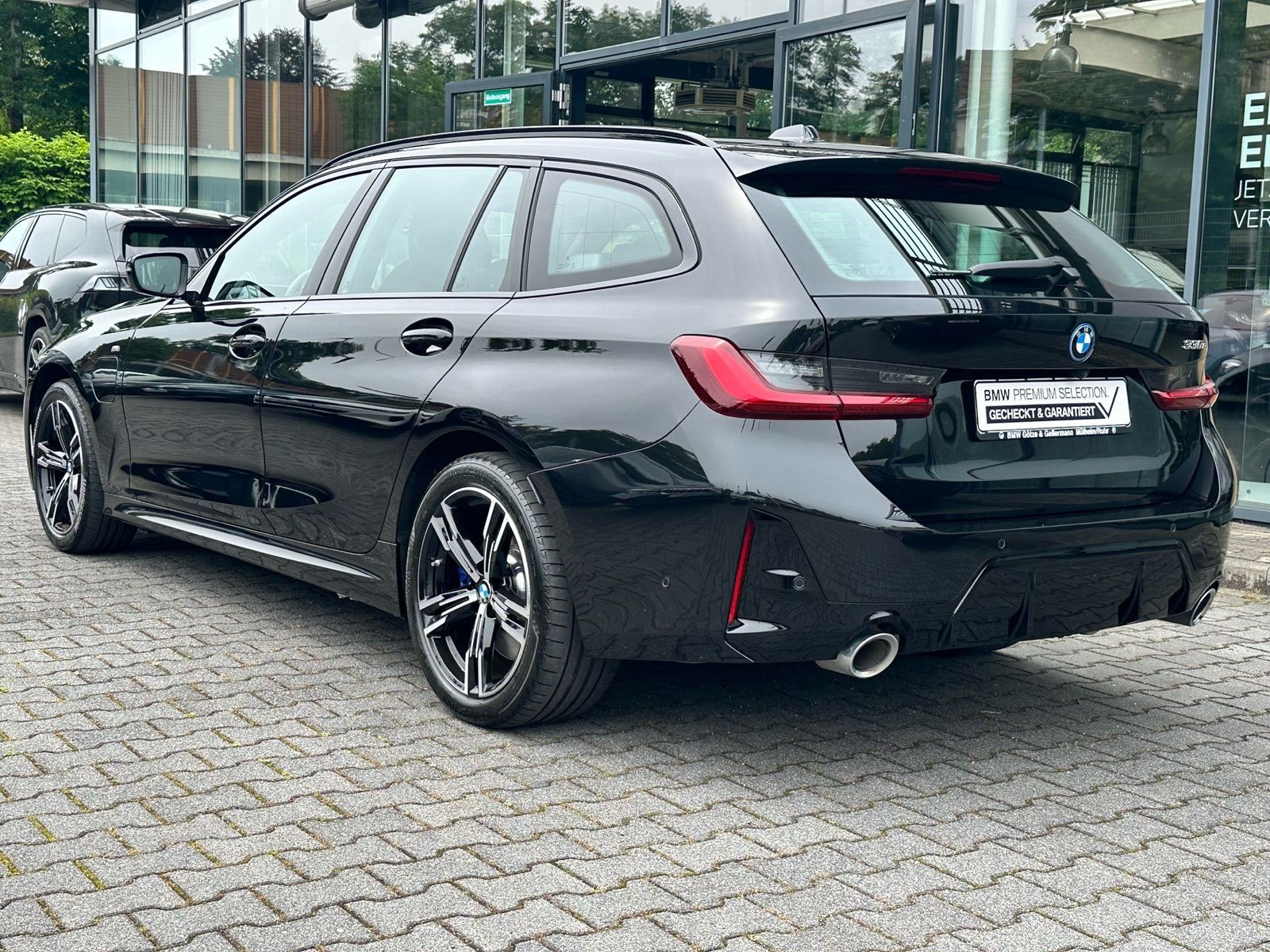 BMW 330e Touring M Sport //Pano H&K Stop&Go AHK
