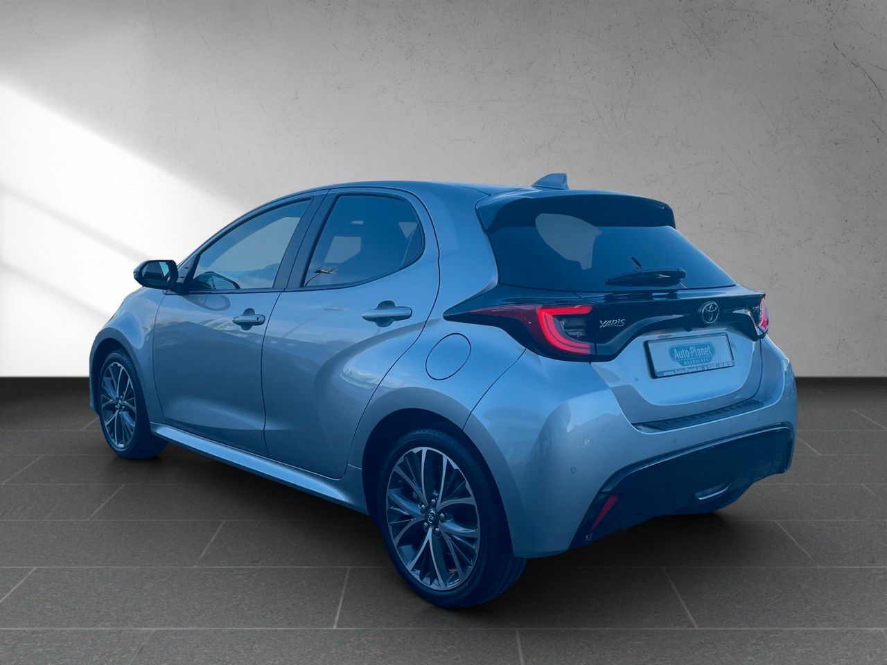 Toyota Yaris 1.5 Hybrid Style *2xPDC*ACC*BLIS*LED*NAV*