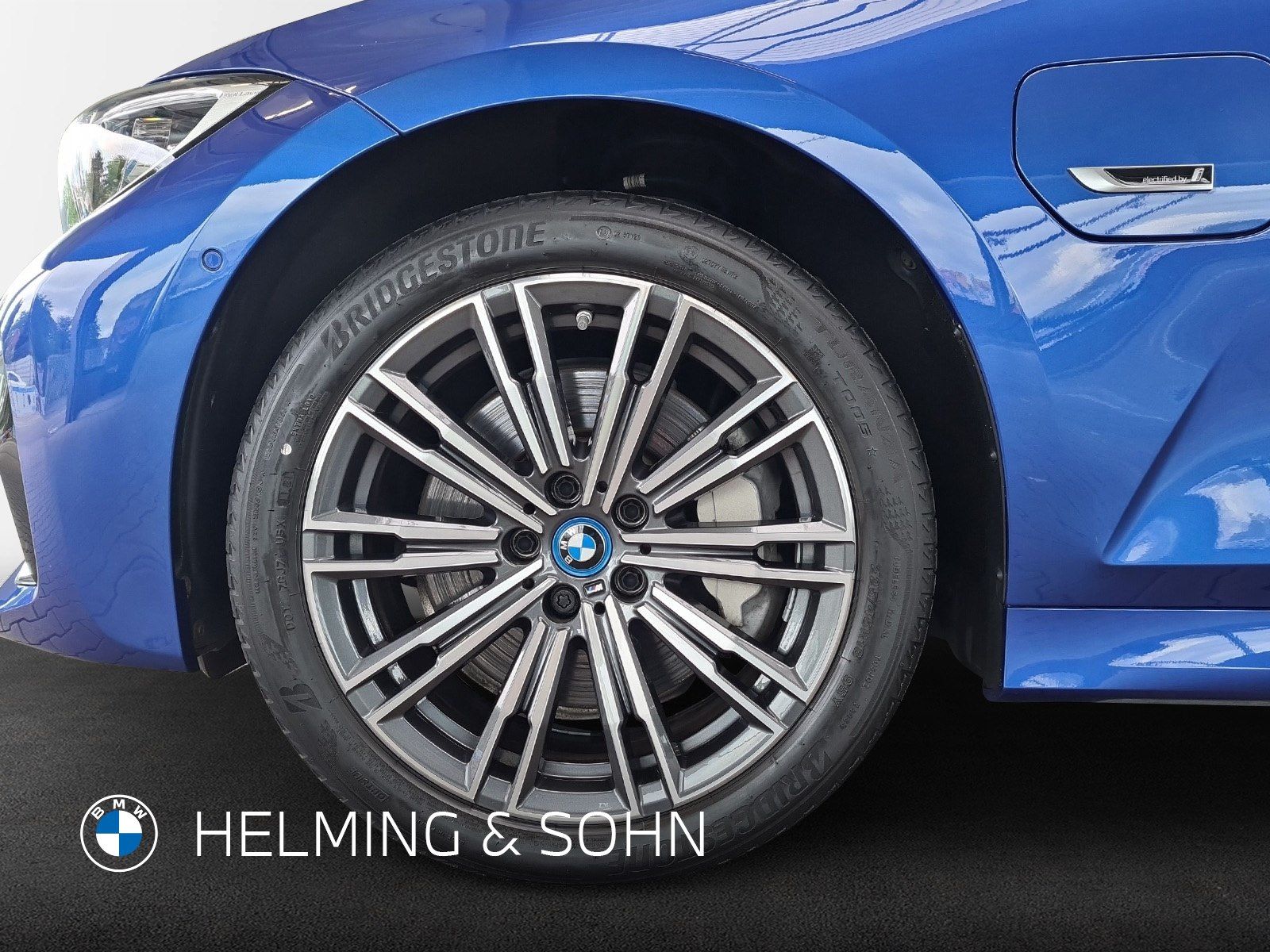 BMW 330e xDrive Touring M-Sport Head-Up AHK HiFi ACC