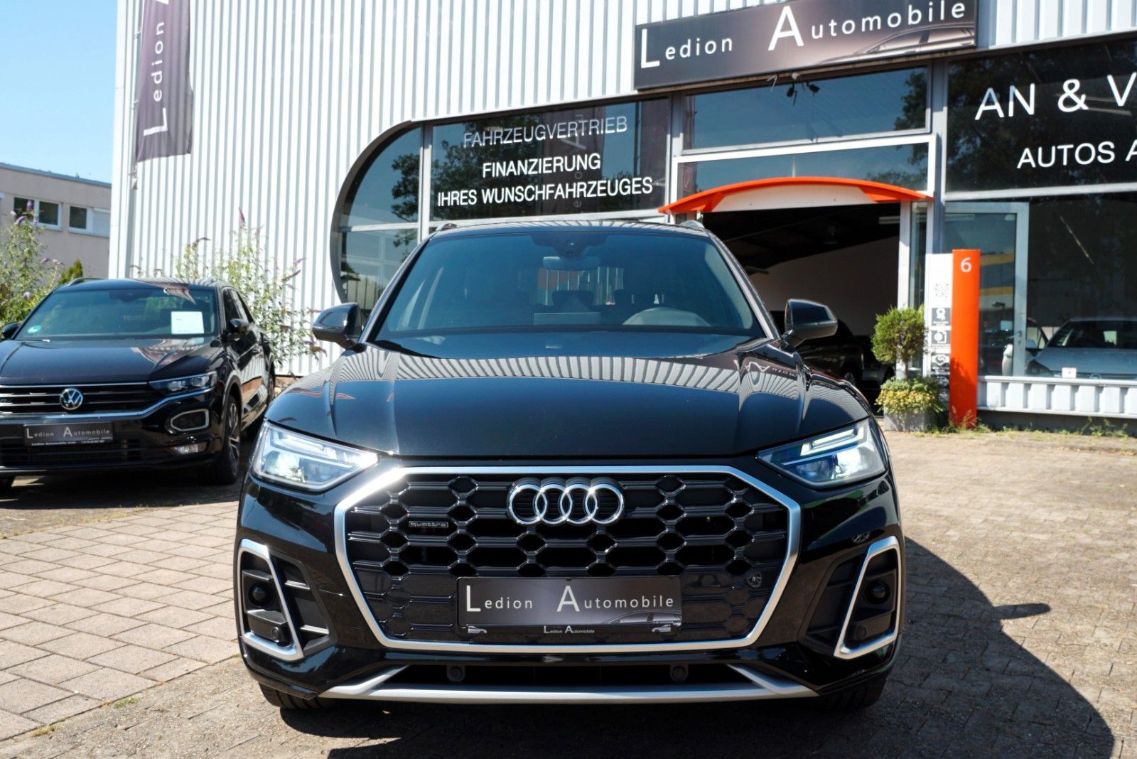 Audi Q5 40 TDI quattro S line - Samsaru's Car Outlet