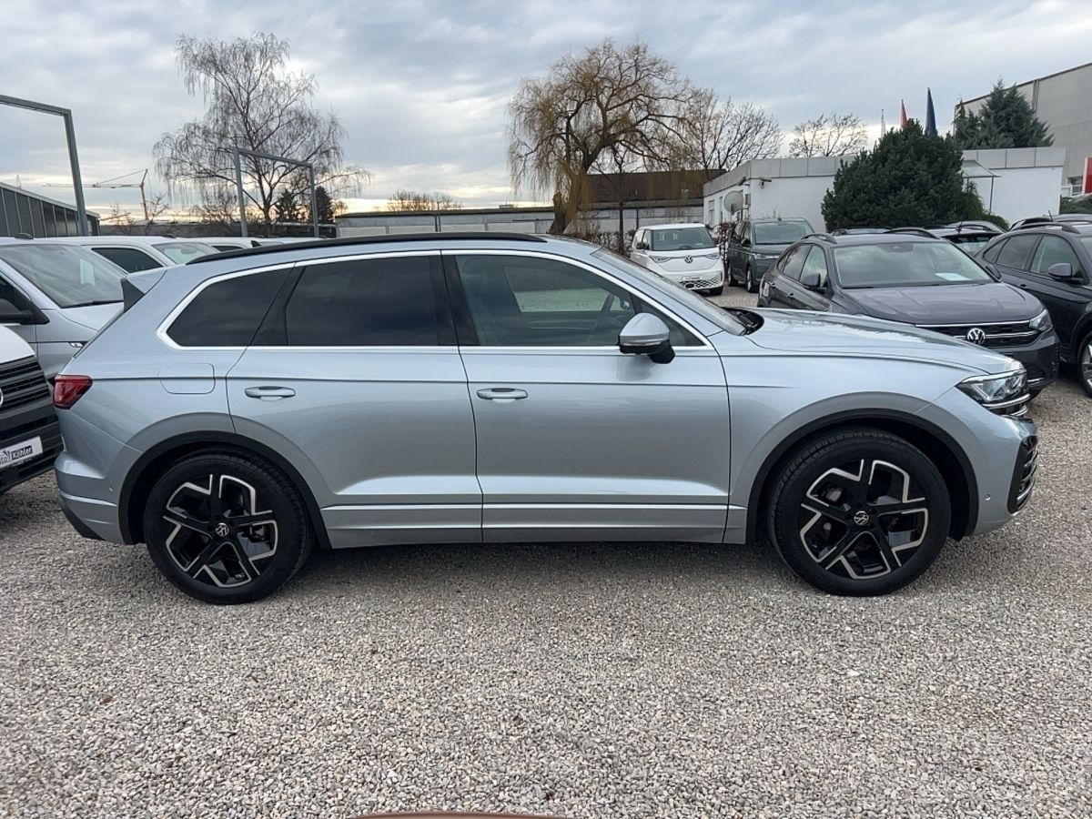 Volkswagen Touareg Elegance TDi - Samsaru's Car Outlet