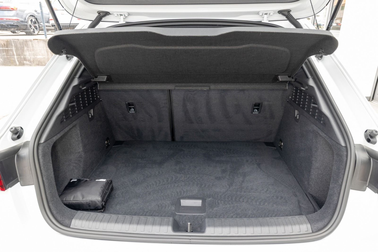 Audi A3 Sportback S line 35 TFSI S tr. - Samsaru's Car Outlet