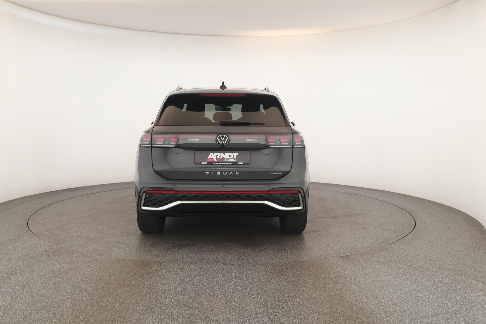 Volkswagen Tiguan 2.0 TDI 4M DSG R-Line Leder Pano Navi 360