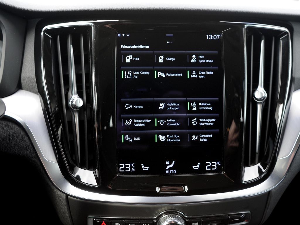 Volvo V60 T8 AWD Recharge R-Design *AHK * 360°-Kam.*