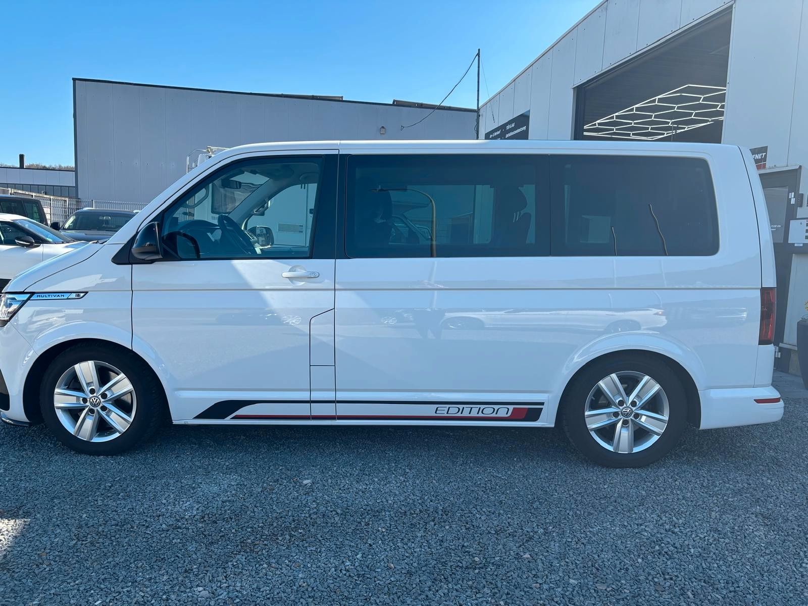 Volkswagen T6.1 Multivan 4Motion - Samsaru's Car Outlet