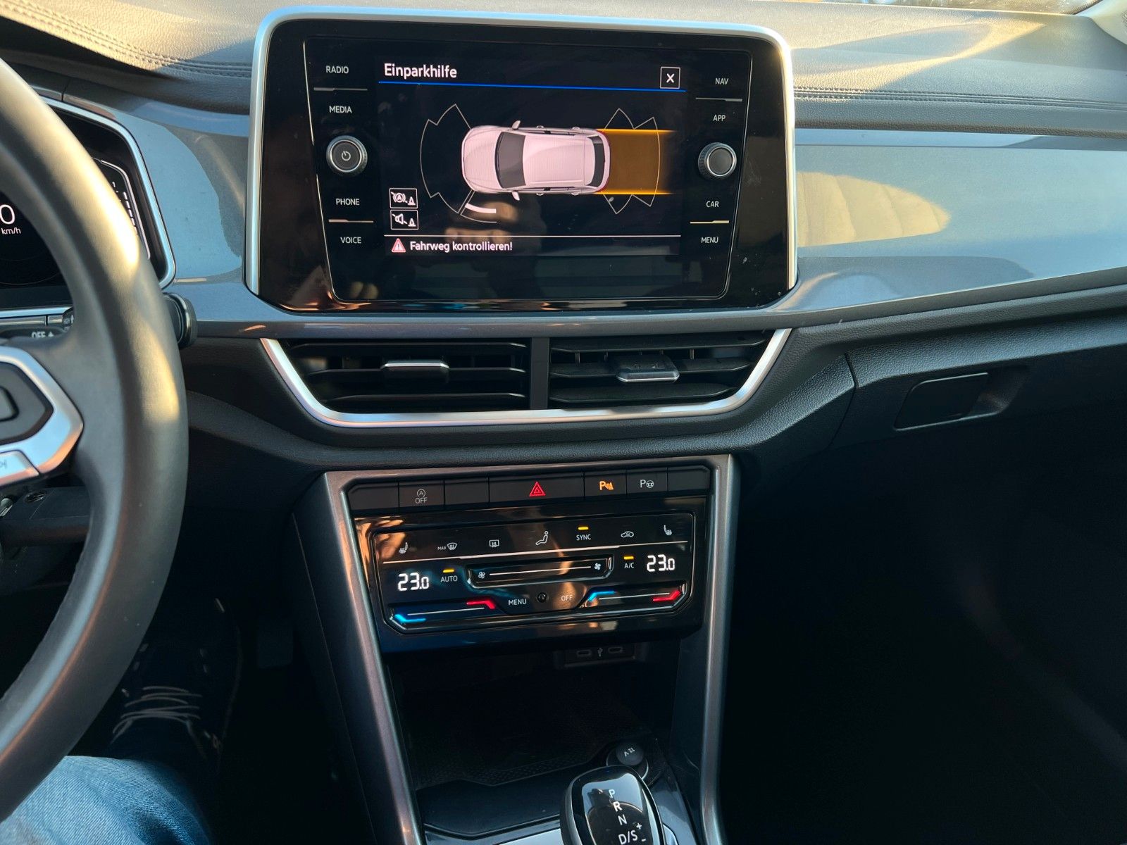 Volkswagen T-Roc Style - Samsaru's Car Outlet