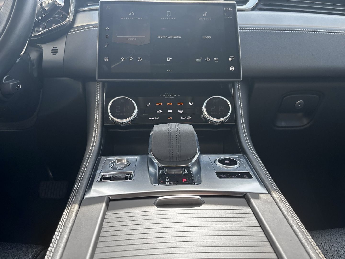 Jaguar F-Pace R-Dynamic S AWD Plug-In Hybrid P400e EU6d