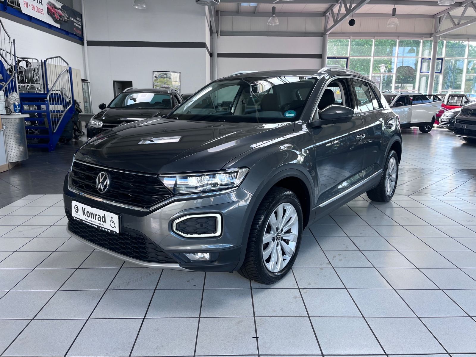 Volkswagen T-Roc Sport - Samsaru's Car Outlet