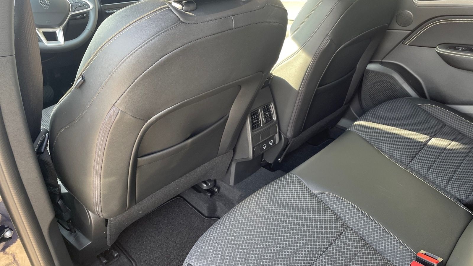 Renault Arkana TECHNO Mild Hybrid - Samsaru's Car Outlet