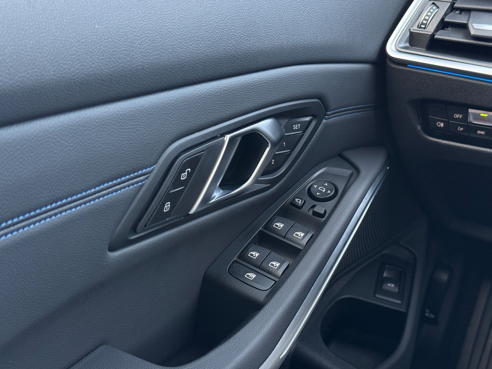 BMW 320 d xDrive M-SPORT - Samsaru's Car Outlet