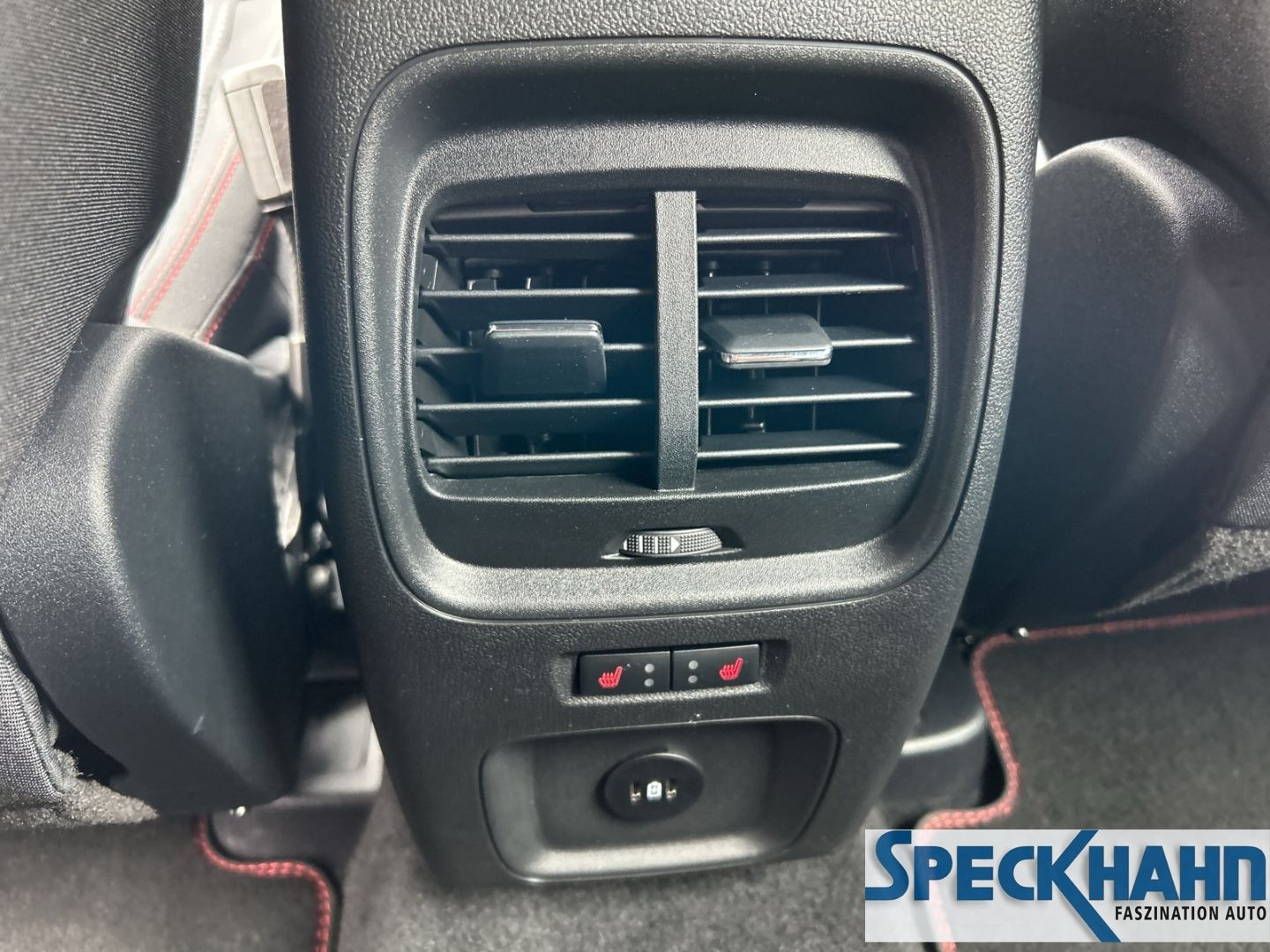 Ford Kuga Plug-In Hybrid ST-Line - Samsaru's Car Outlet