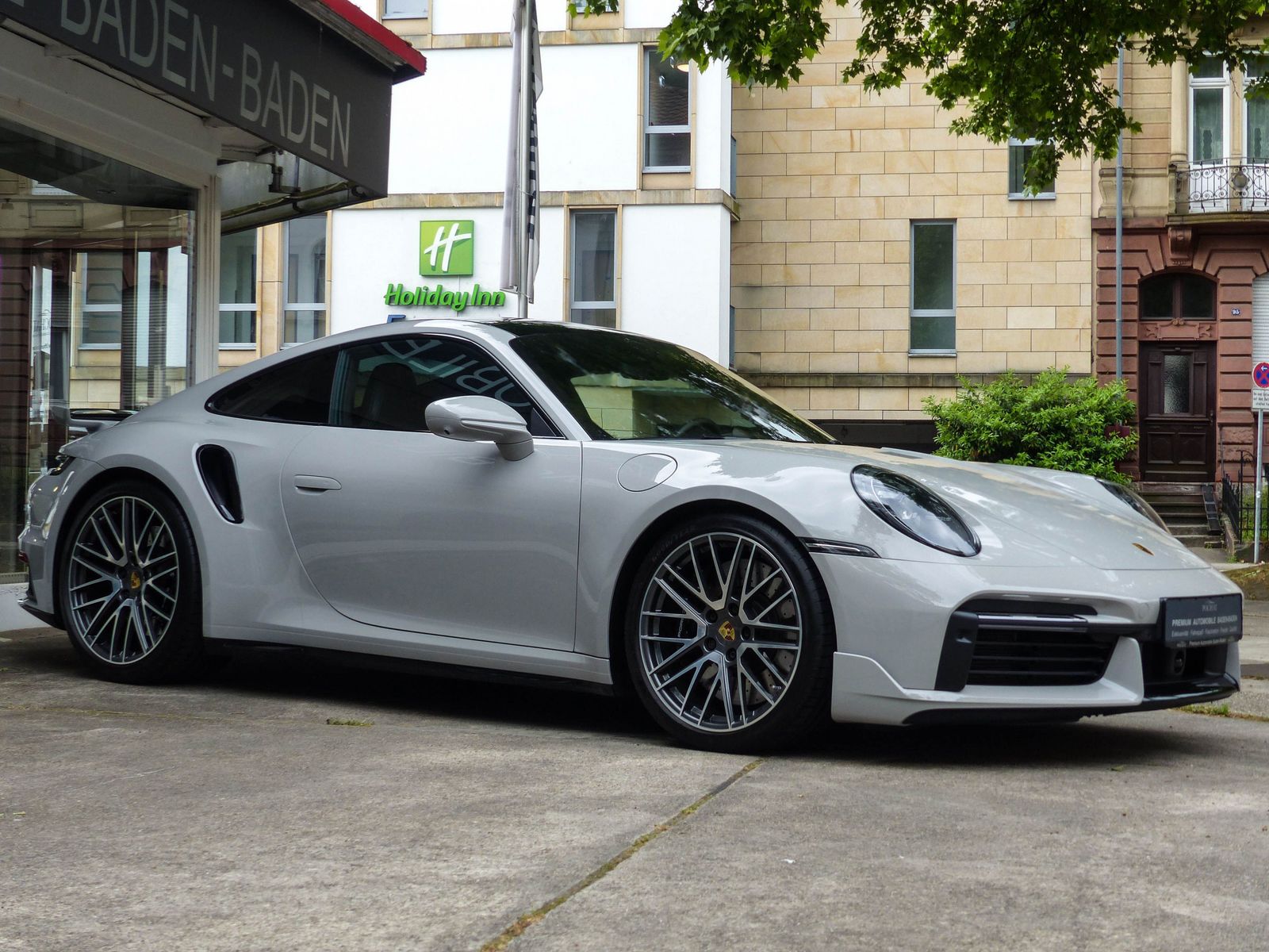 Porsche 992 Turbo Coupè - Samsaru's Car Outlet