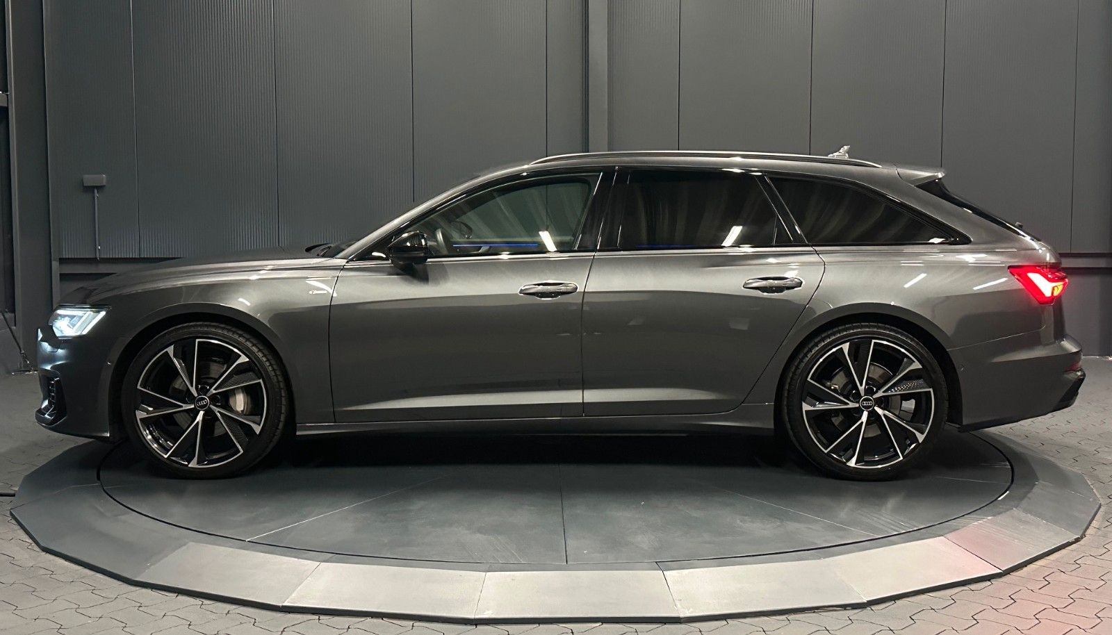 Audi A6 Avant 45 TFSI quattro S-Line*21Zoll*Optik-Pak