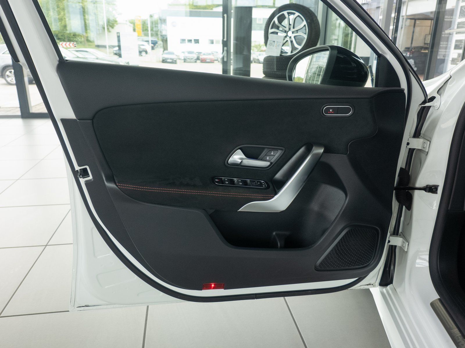 Mercedes-Benz A180 AMG Advanced - Samsaru's Car Outlet