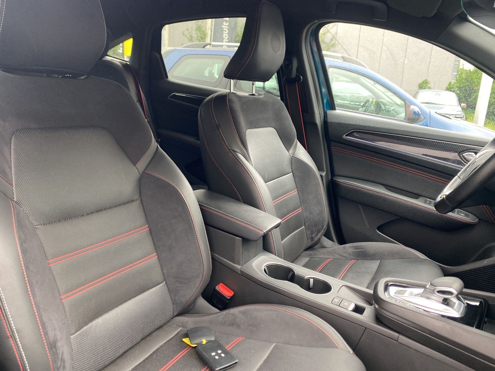 Renault Arkana R.S. LINE E-TECH 145 - Samsaru's Car Outlet