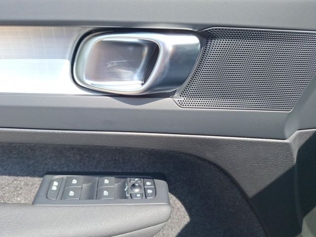 Volvo XC40 Core 2WD B3  *Allwetterreifen *Anhängerkupp