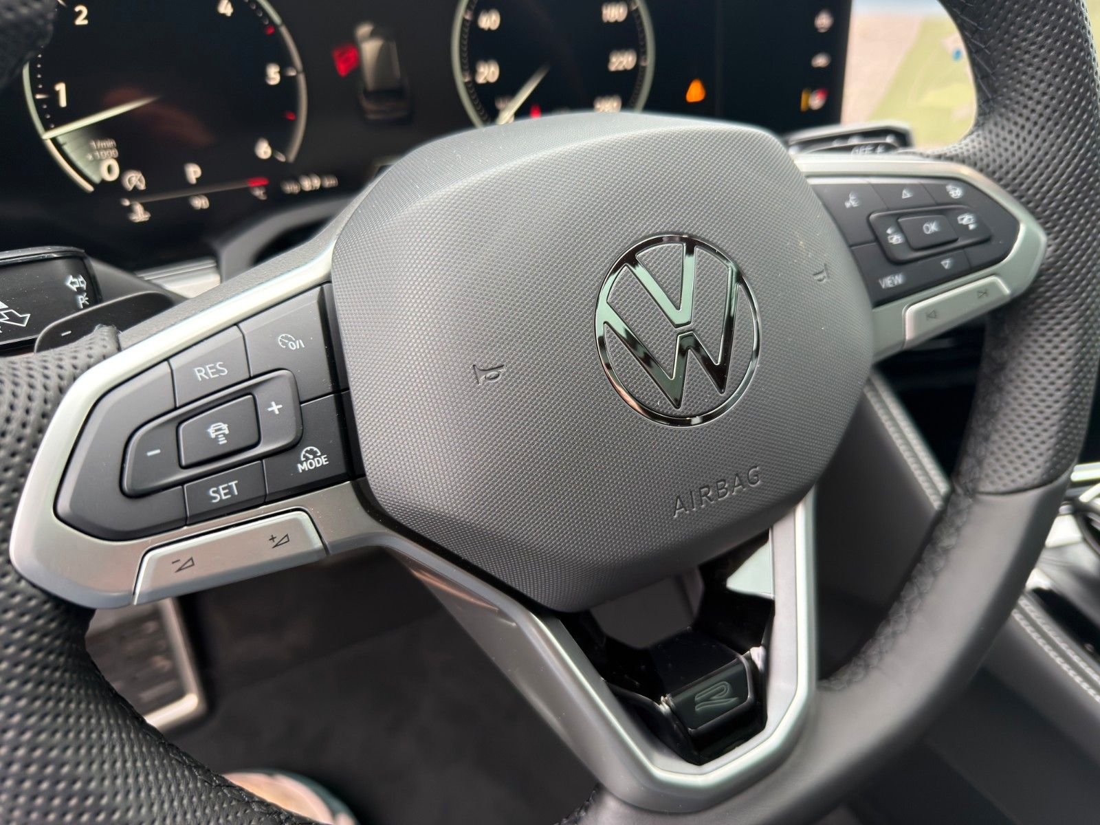 Volkswagen Touareg 3.0 TDI 210 kW 4Motion R-Line/VOLL