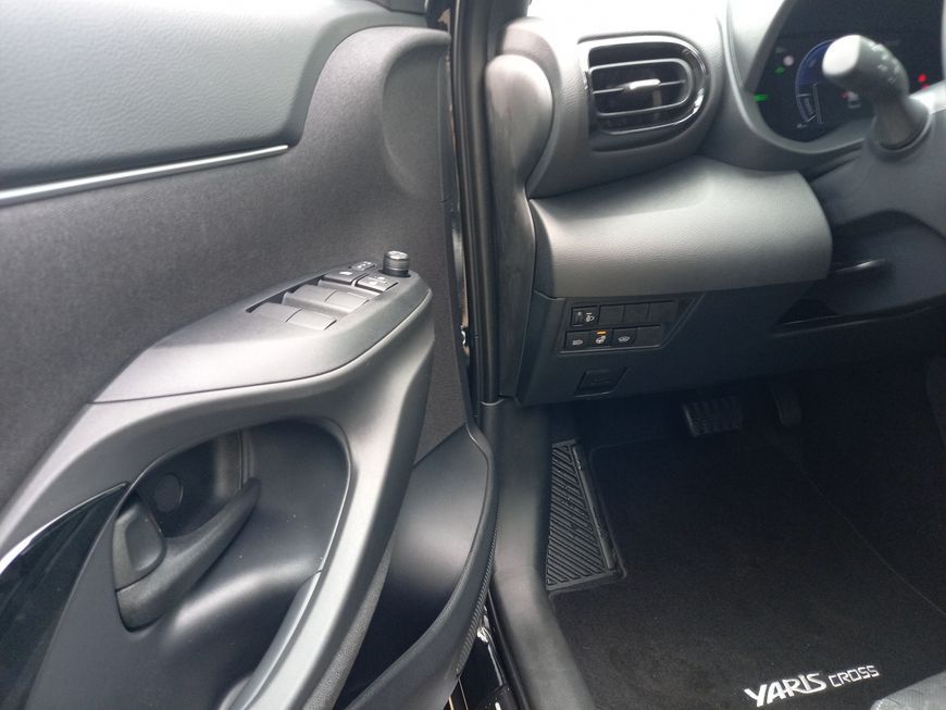 Toyota Yaris Cross Teamplayer Safety-Paket Winter-Paket