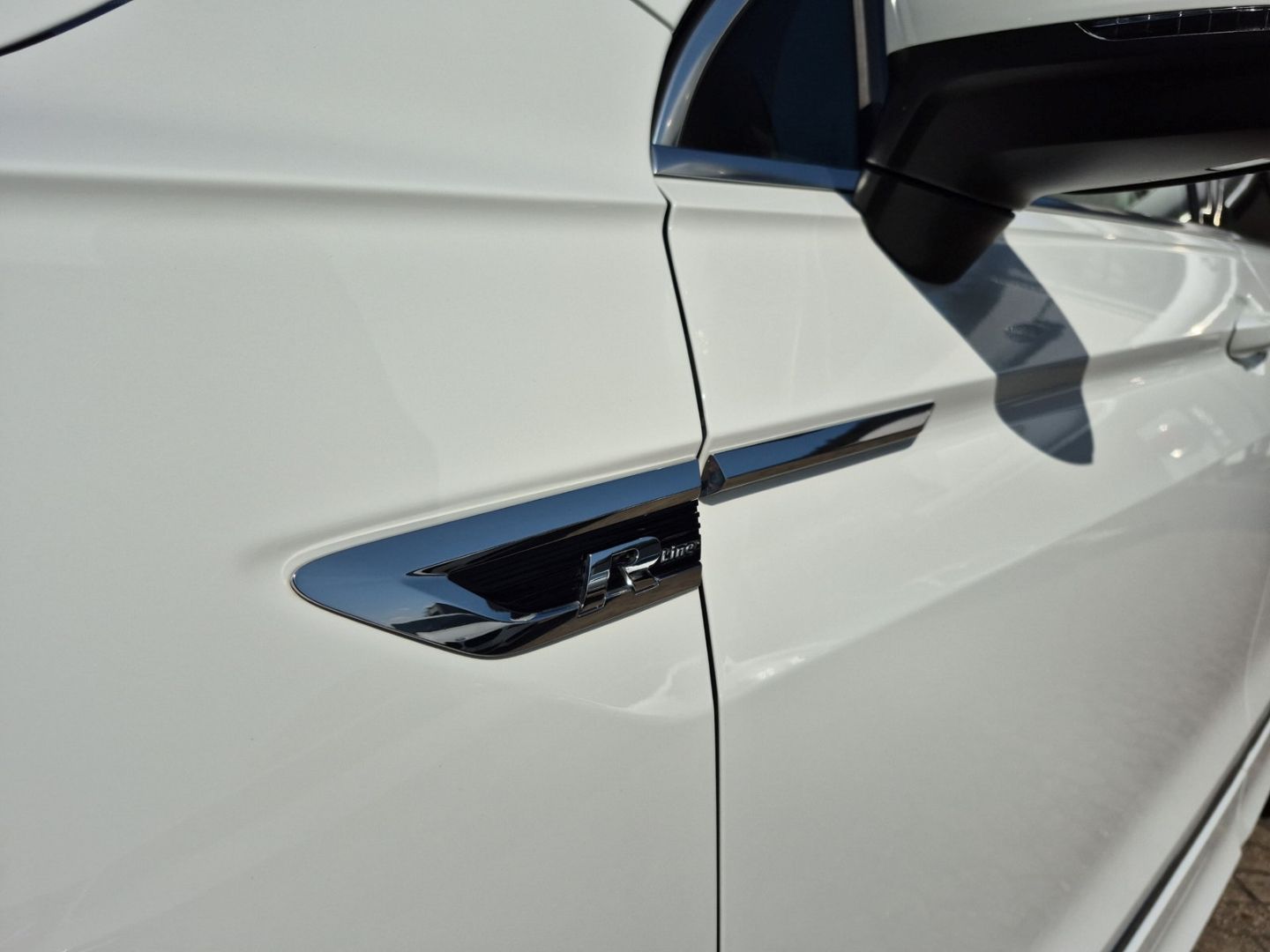 Volkswagen Tiguan 2.0 R-Line 4Motion - Samsaru's Car Outlet