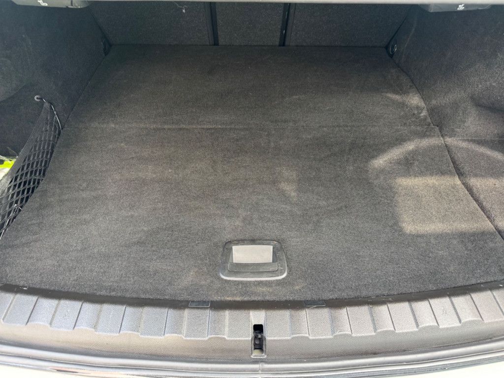 BMW 330e Aut. Advantage - Samsaru's Car Outlet