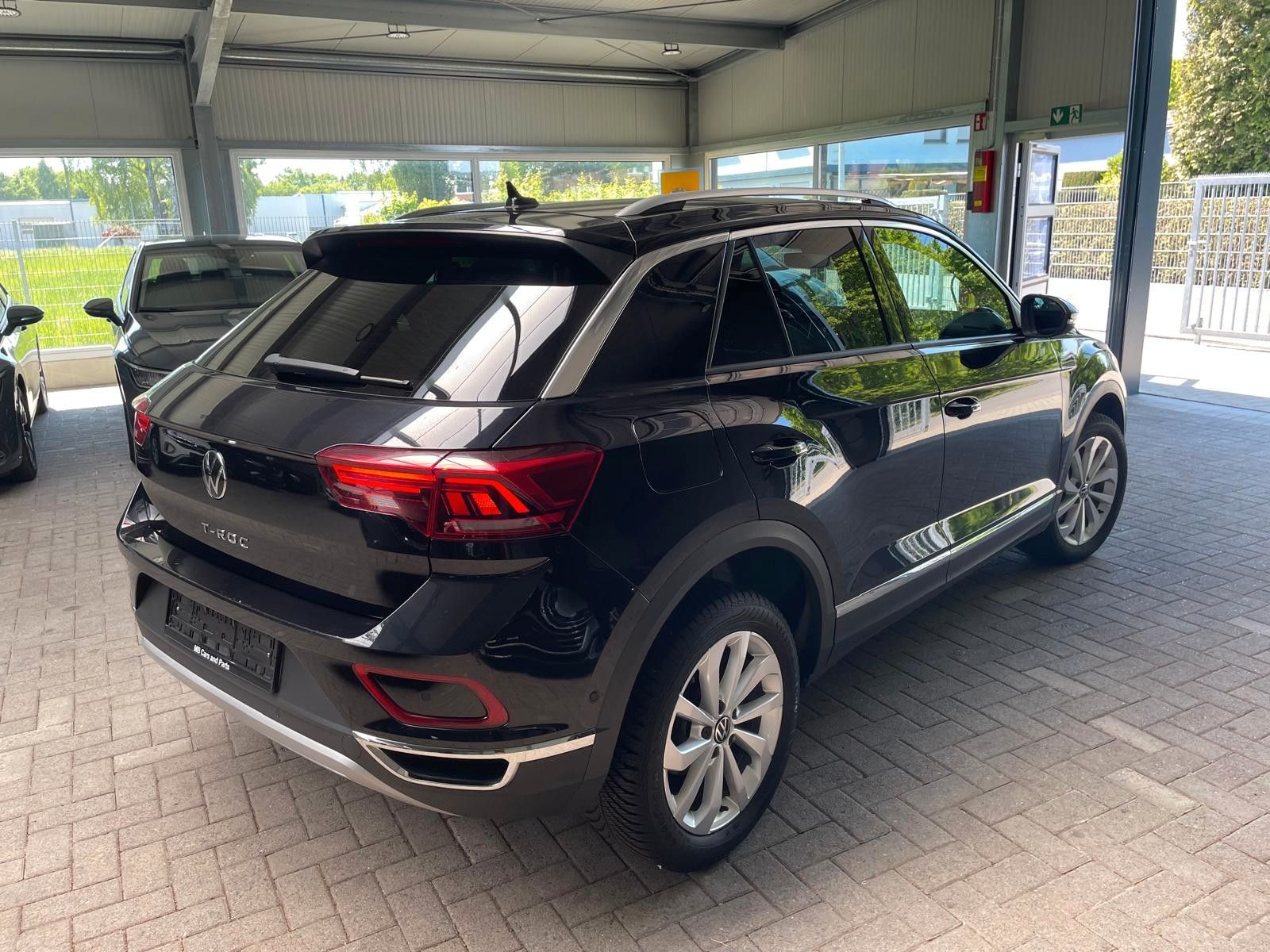 Volkswagen T-Roc 1.0 TSI Style - Samsaru's Car Outlet