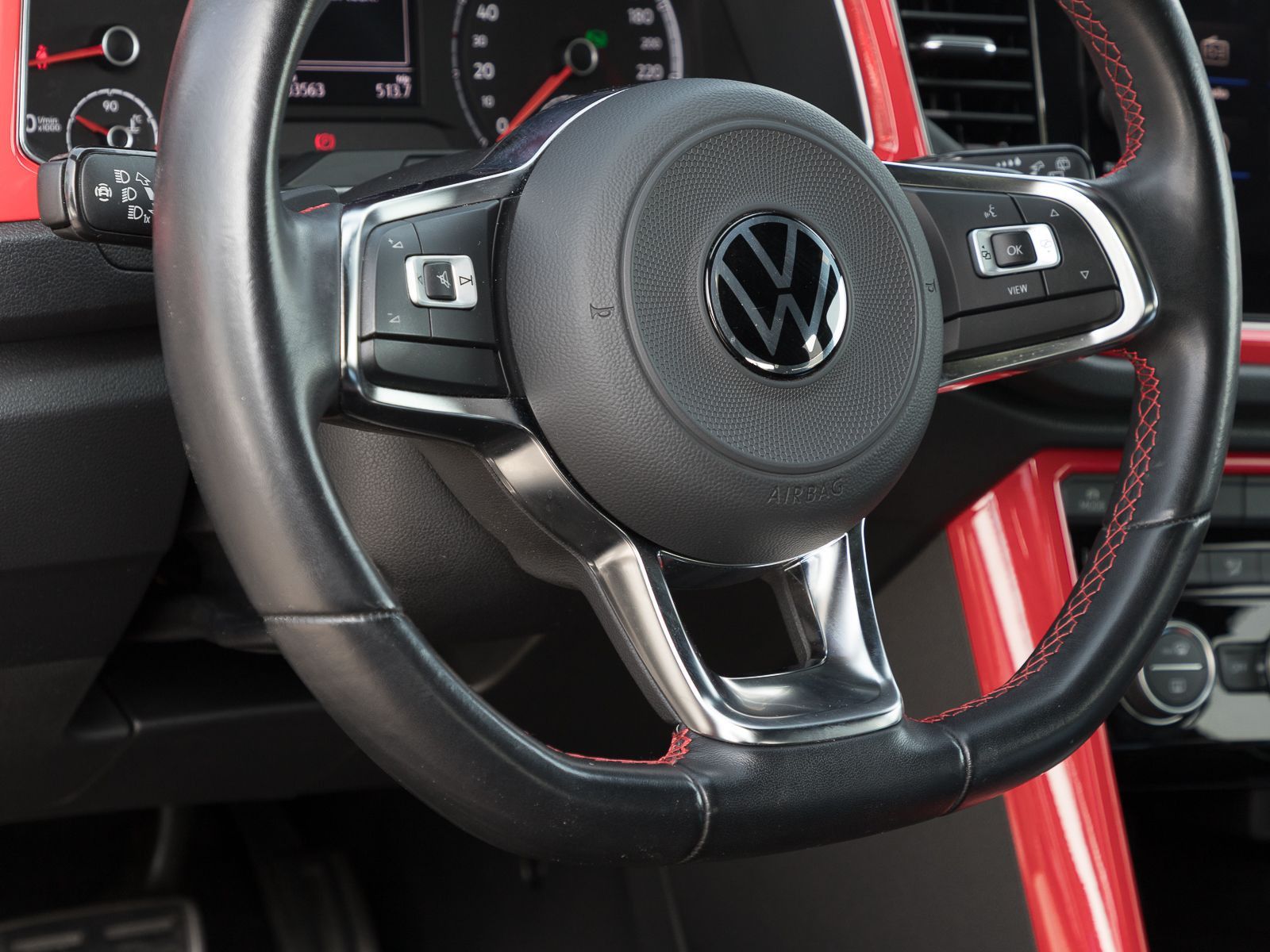 Volkswagen T-Roc 1.5 TSI DSG SPORT - Samsaru's Car Outlet