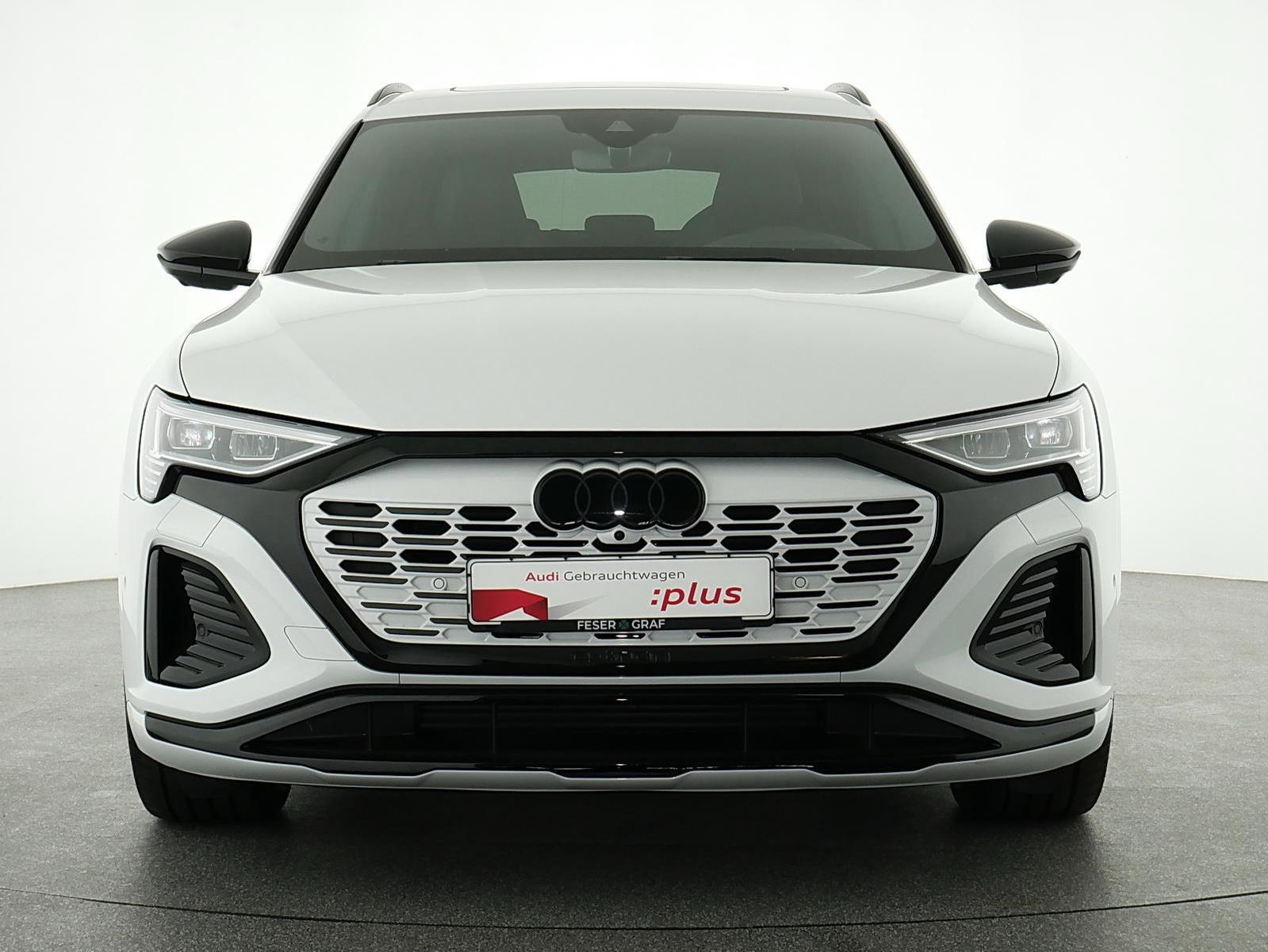 Audi Q8 Sportback S line 55 e-tron quattro - Samsaru's Car Outlet