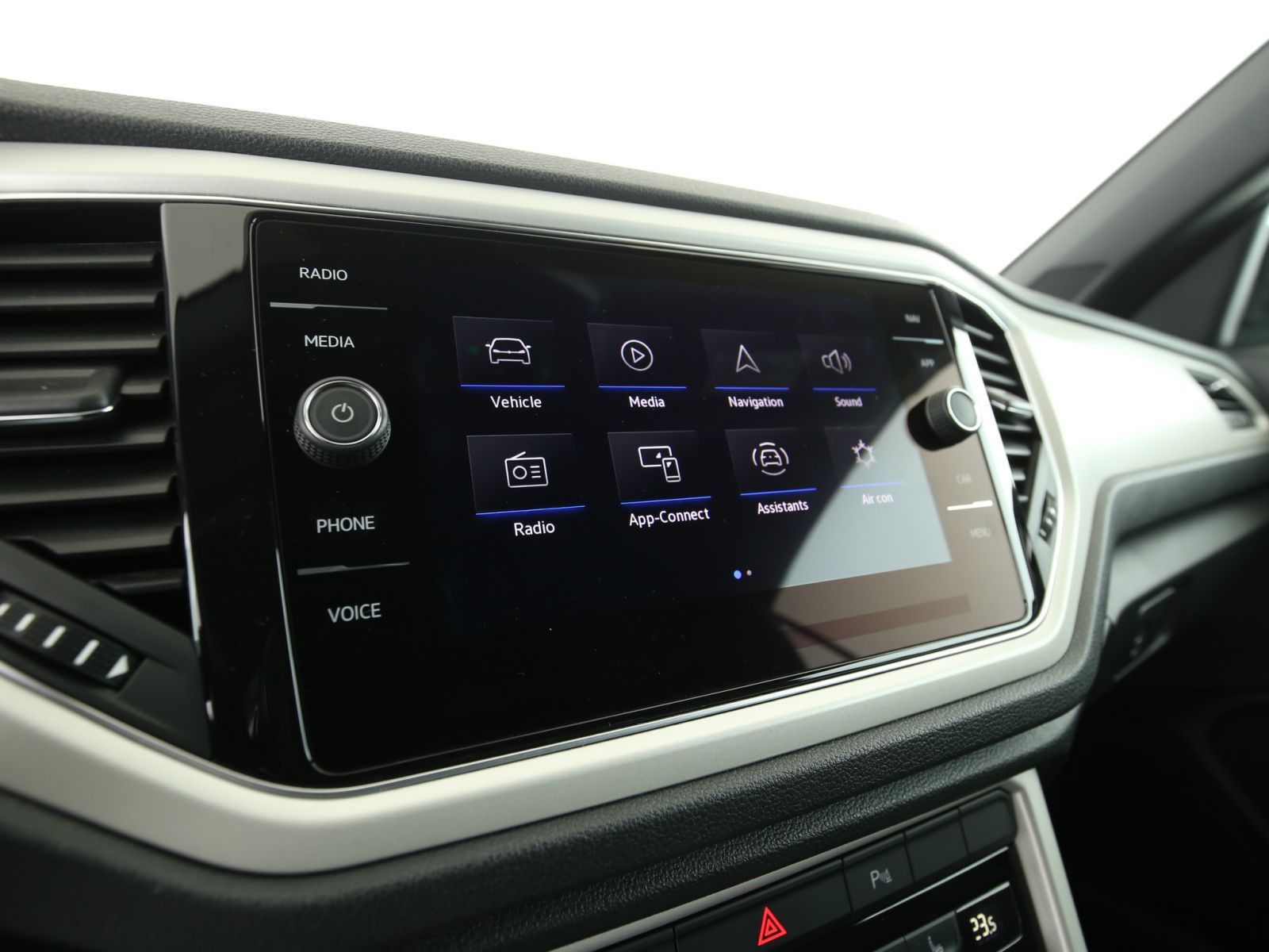 Volkswagen T-Roc R-Line 1.5 TSI - Samsaru's Car Outlet