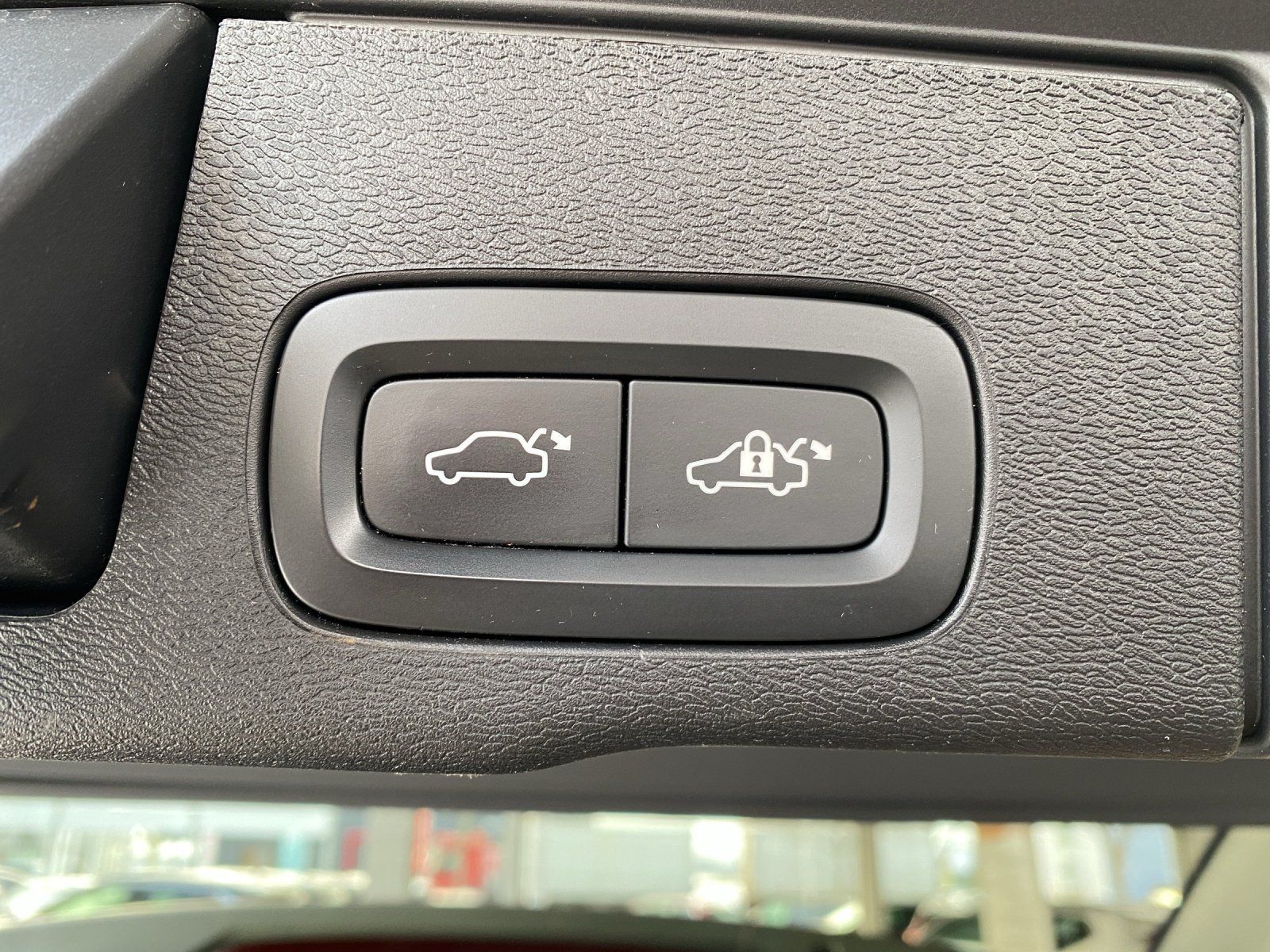 Volvo XC60 B5 Ultimate Bright AWD*AHK*Pano*4xSHZ*Luft*