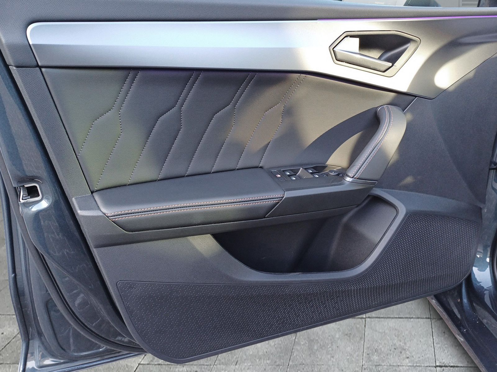 Cupra Leon Sportstourer - Samsaru's Car Outlet