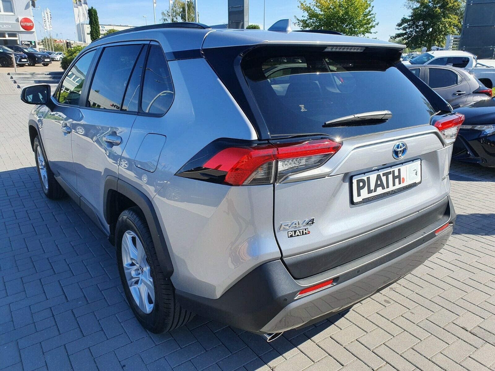 Toyota RAV 4 2.5 Hybrid - Samsaru's Car Outlet